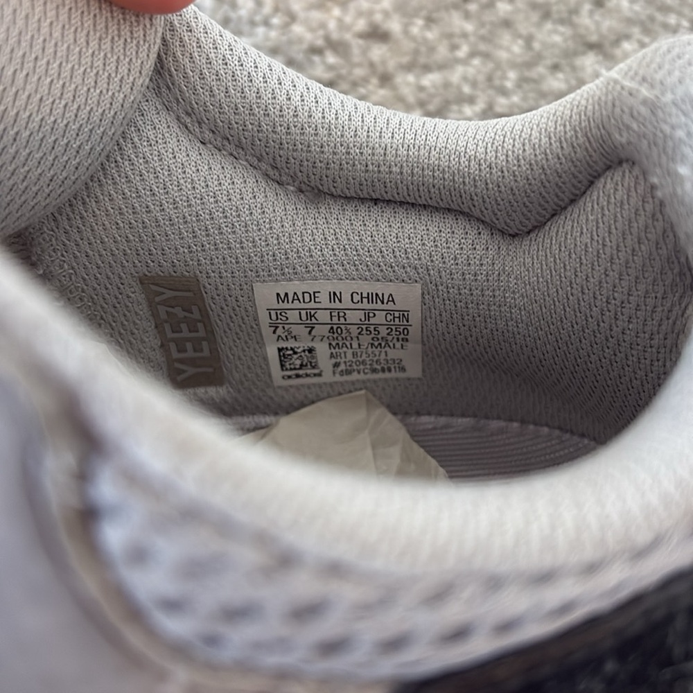 ADIDAS YEEZY BOOST 700 KANYE WEST WAVE RUNNER OG GREY WHITE BLACK 350 B75571 7.5 - Picture 11 of 11